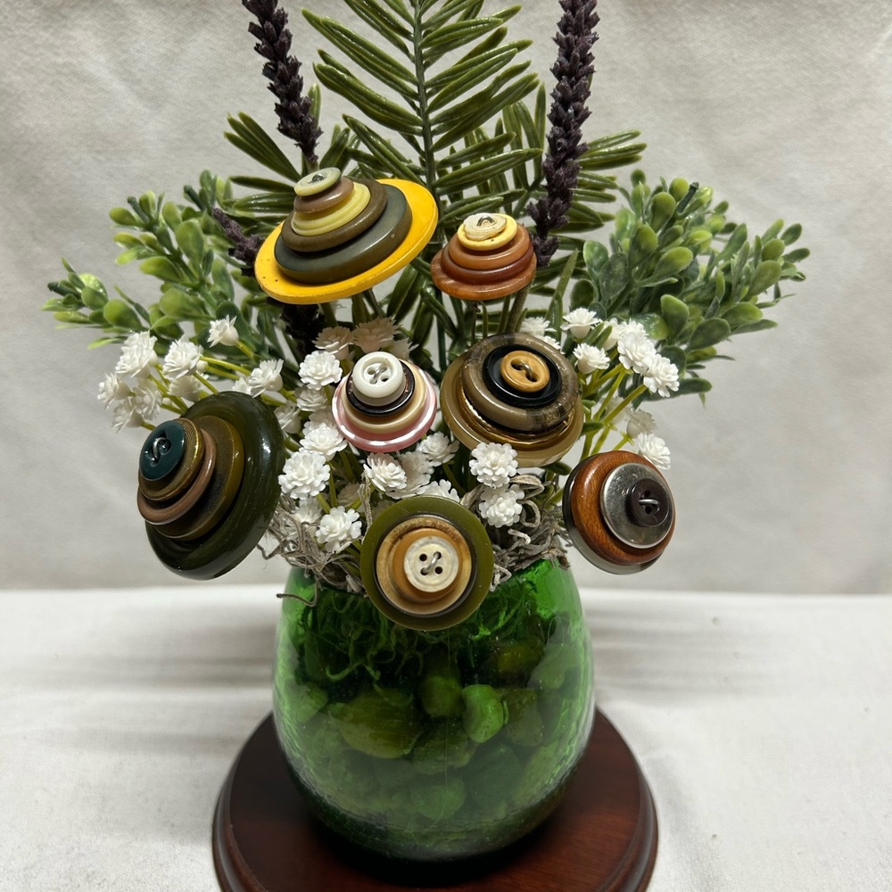 Charming Button Bouquet in Green Art Glass Crackle Vase w Greenery Florals/Moss